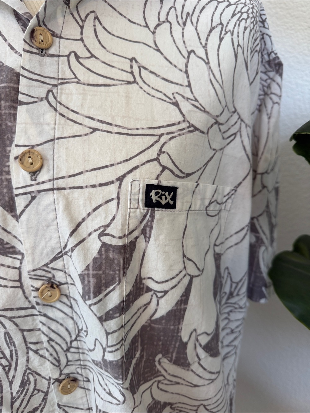 Men’s Rix Aloha Button Up Shirt - Picture 4 of 9